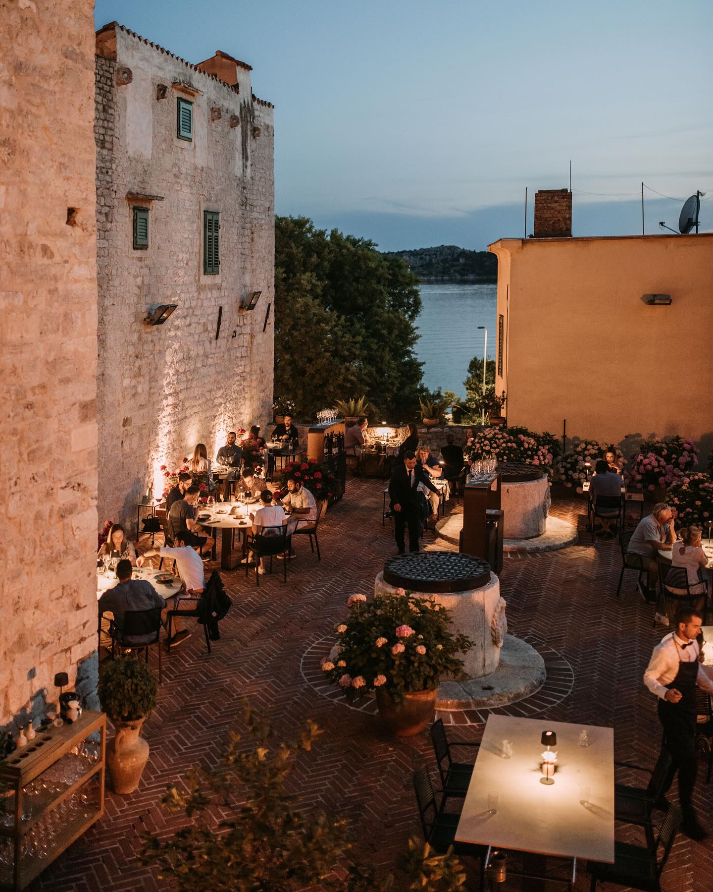 Hidden restaurants for yacht charter guests near Split ()