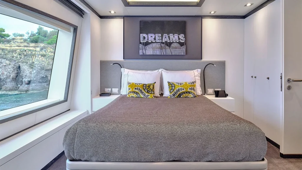 africa i yacht charter double cabin bed