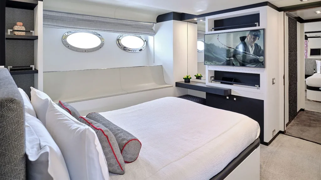 africa i yacht charter double cabin port side