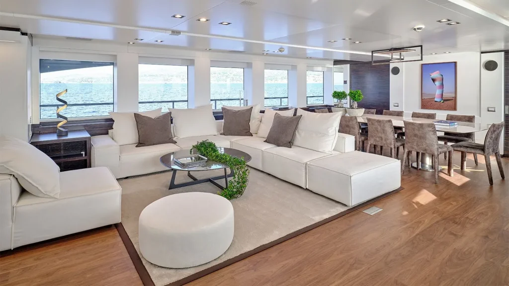 africa i yacht charter salon