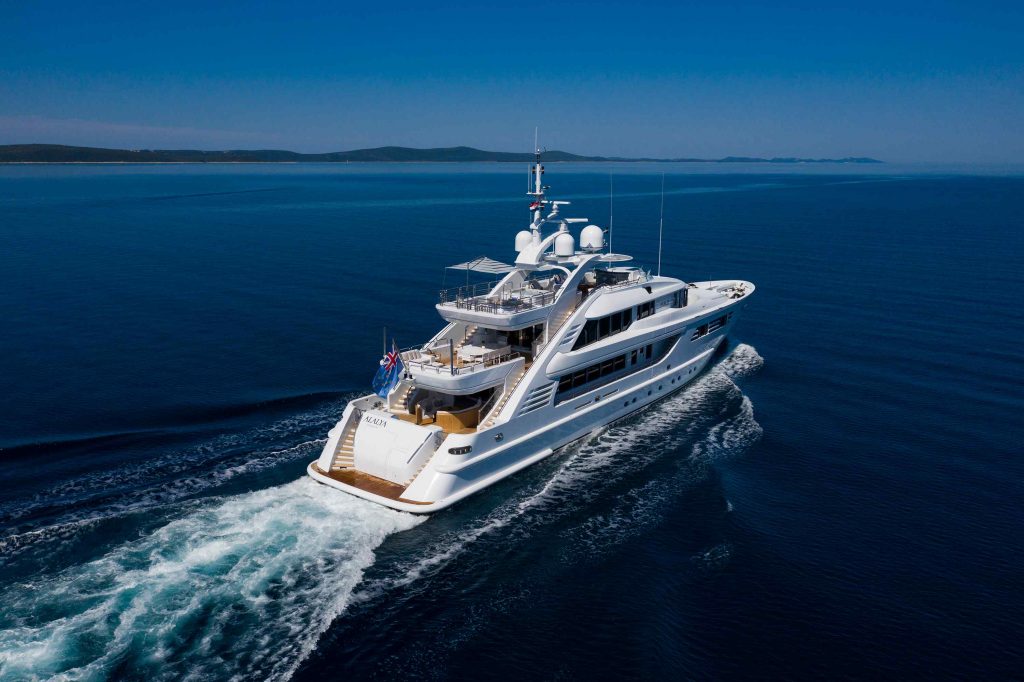 Alalya Yacht Charter rear starboard side
