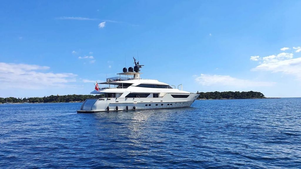 awol yacht charter profile view