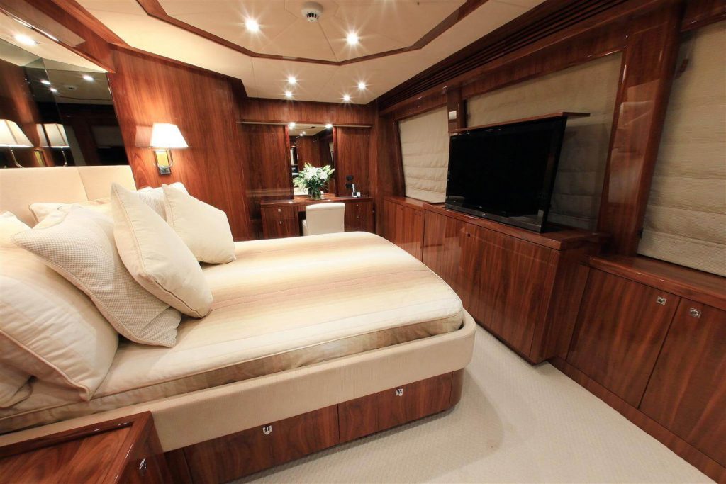 katariina i yacht charter vip cabin view