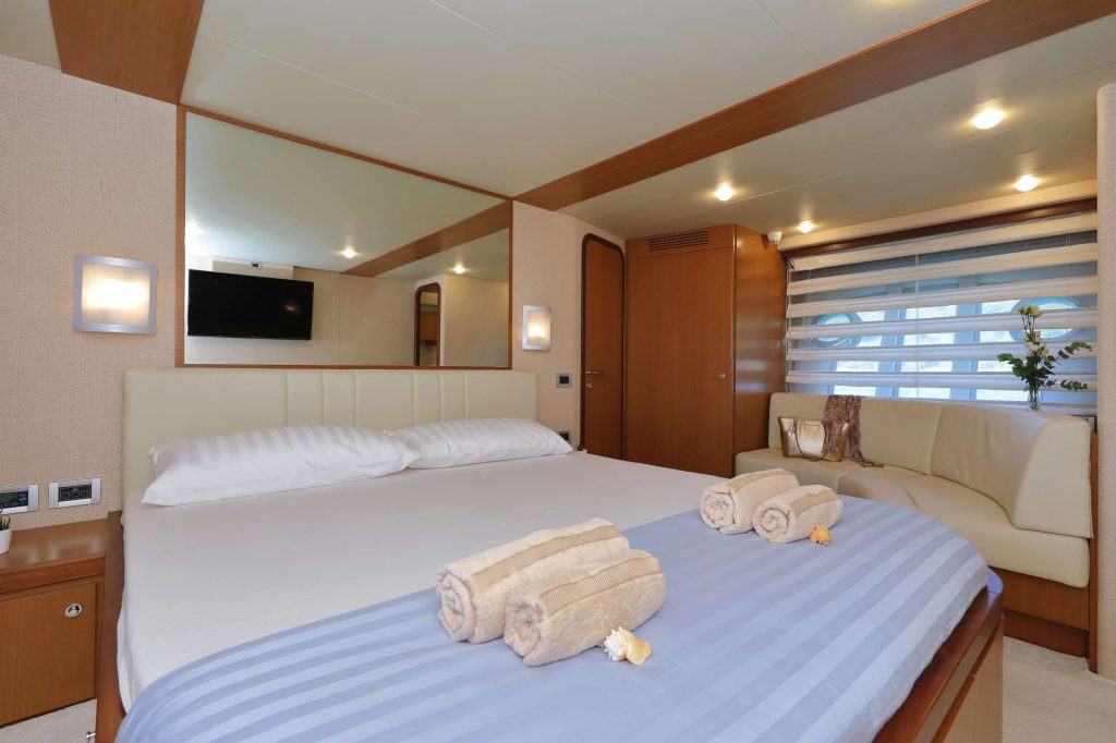 dominique yacht charter master cabin