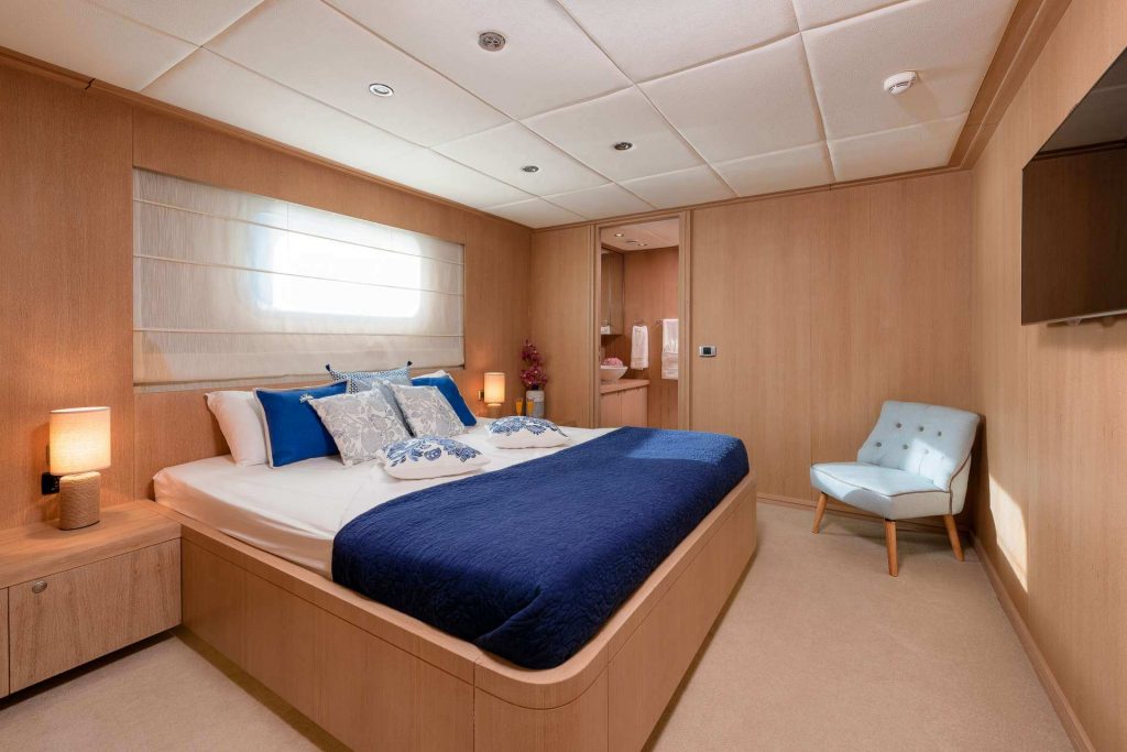 grace yacht charter vip cabin