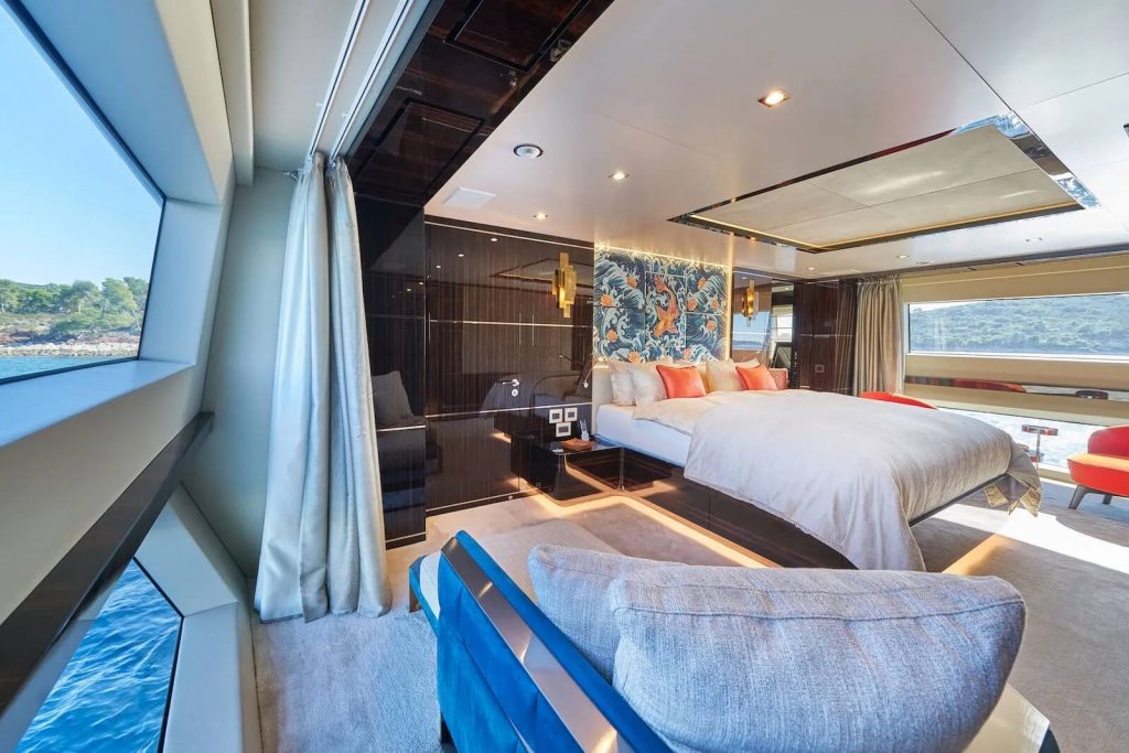 happy me yacht master stateroom