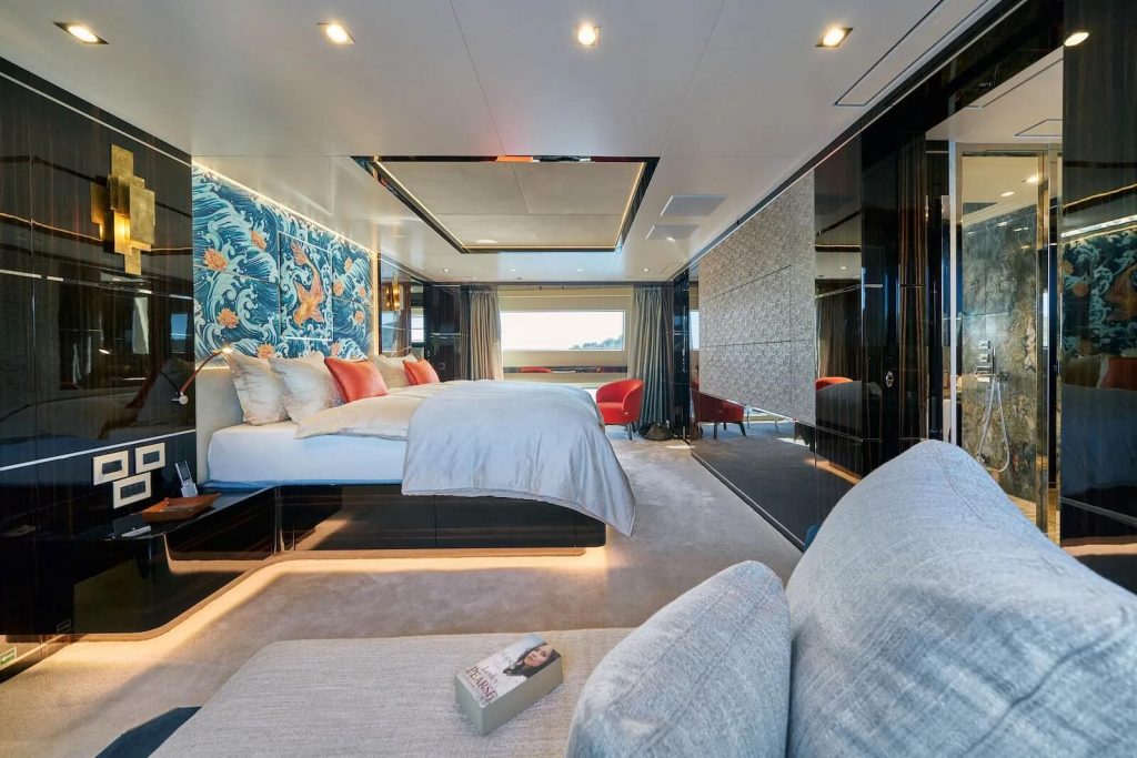happy me yacht main deck master bedroom