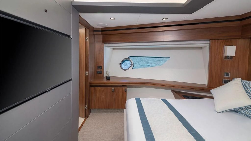 hunky dory yacht charter vip stateroom tv
