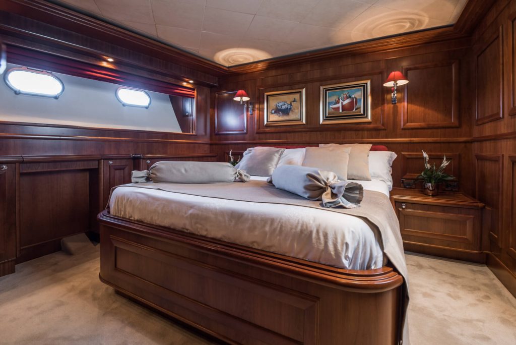 klobuk yacht charter double cabin view