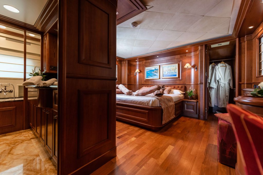 klobuk yacht charter main deck cabin