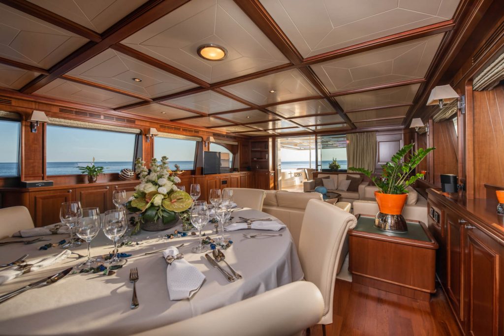 klobuk yacht charter dining area