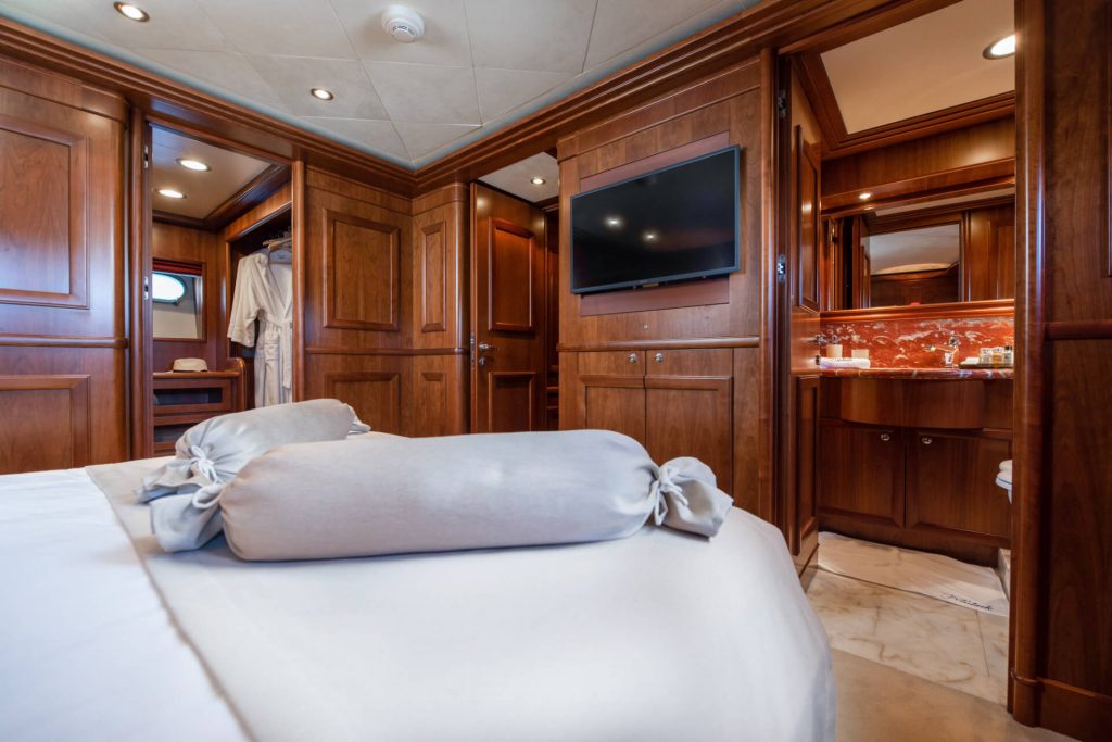 klobuk yacht charter tv in the double cabin