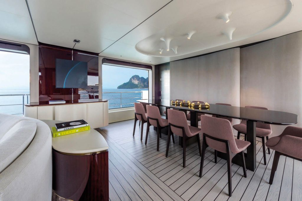 heed yacht charter dining area