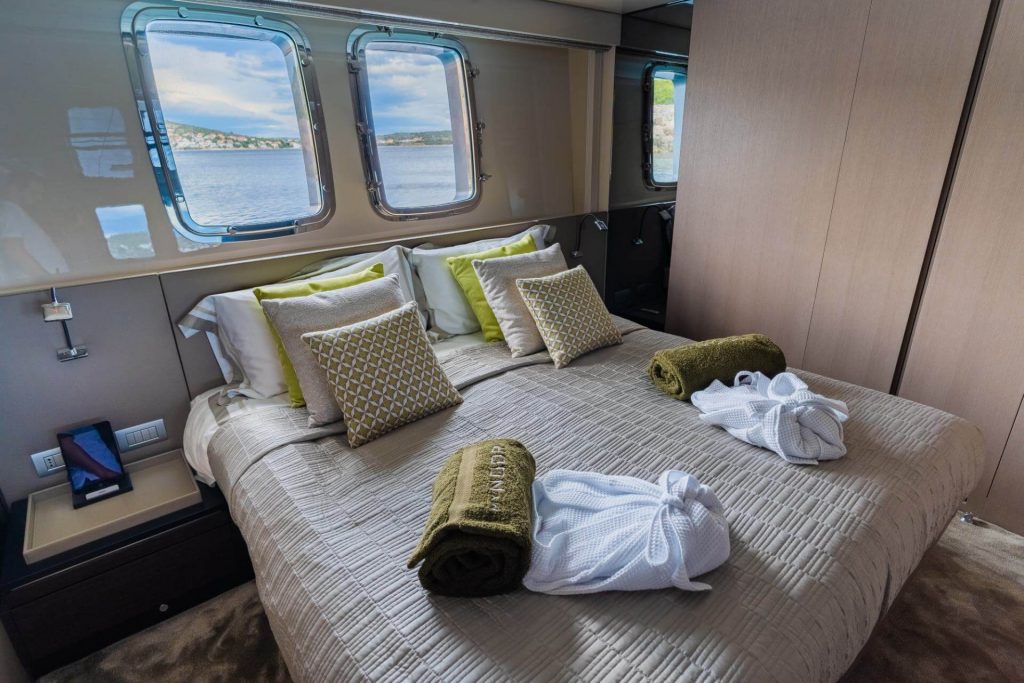noor II yacht guest vip cabin