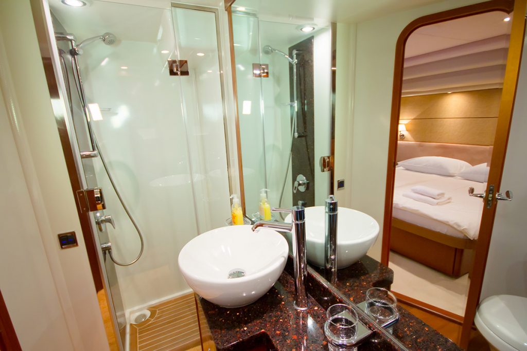 pamango yacht charter cabin bathroom