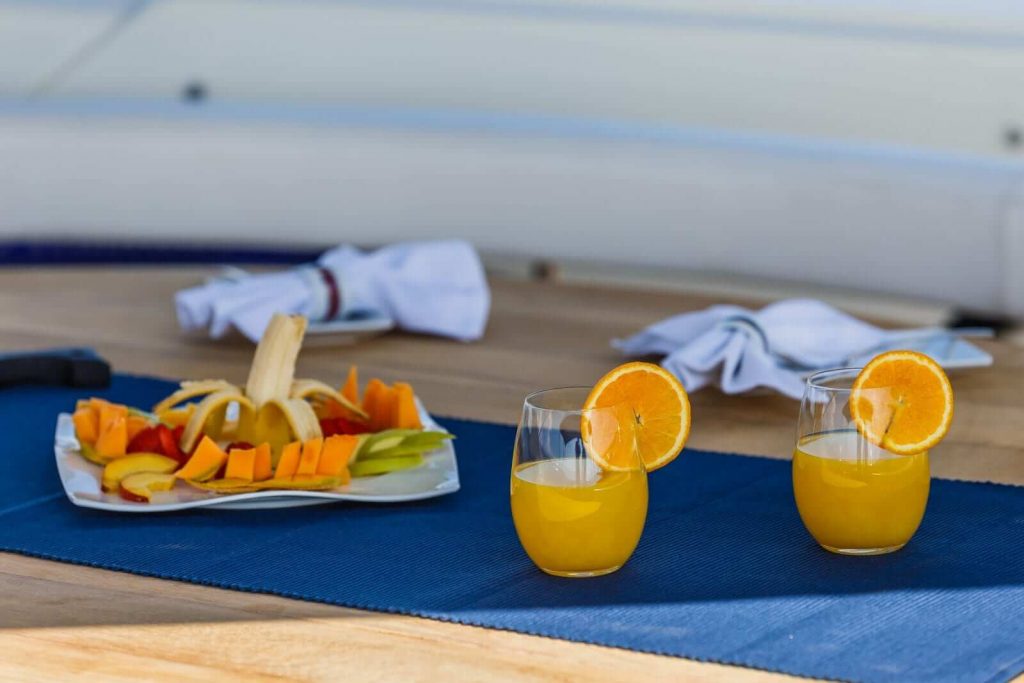 quo vadis yacht charter breakfast on the deck