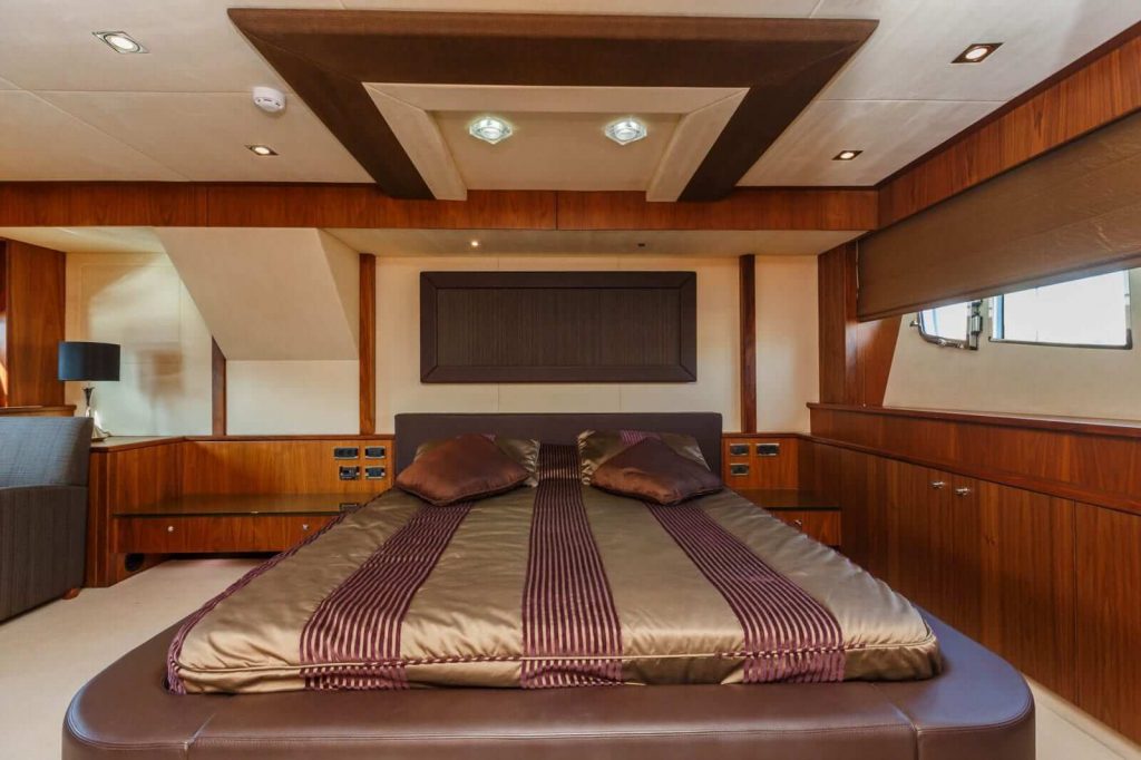 the best way yacht charter master cabin