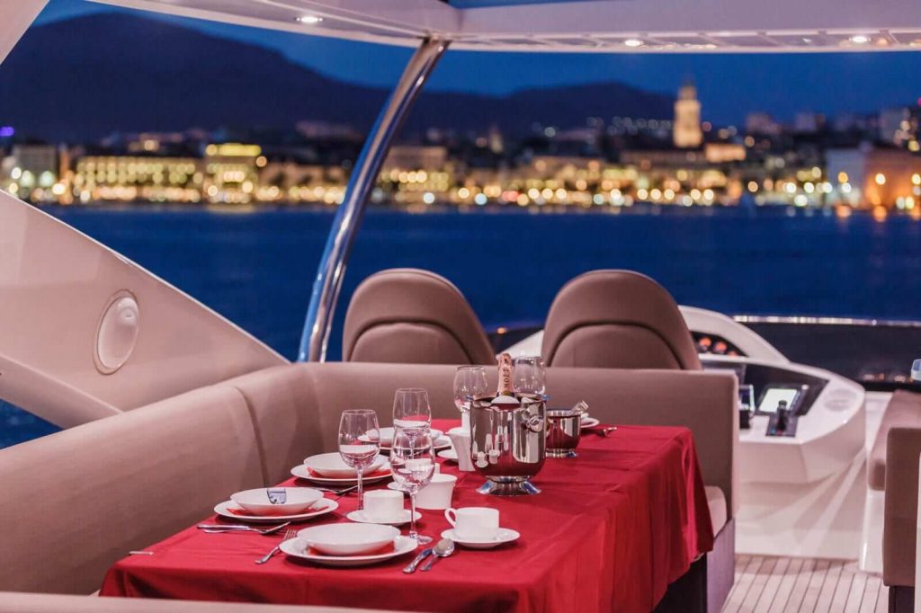 the best way yacht charter dining table setup
