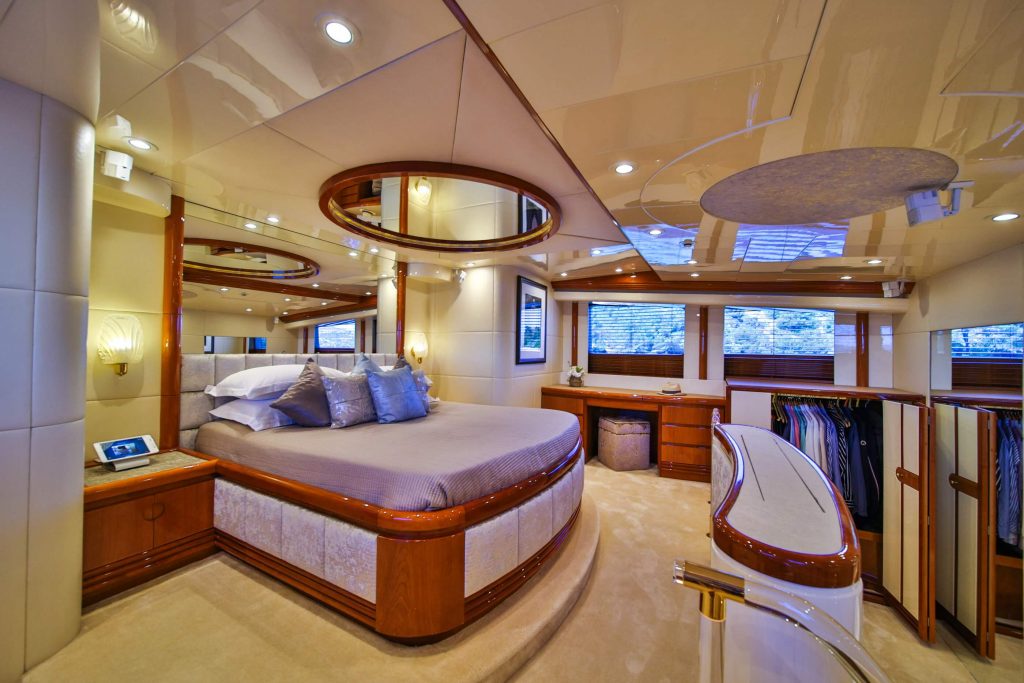Novela yacht charter master suite