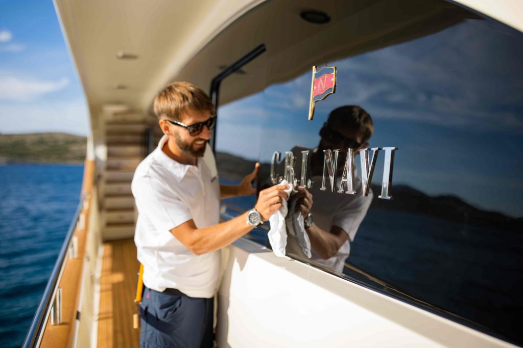 Novela yacht charter shining the windows