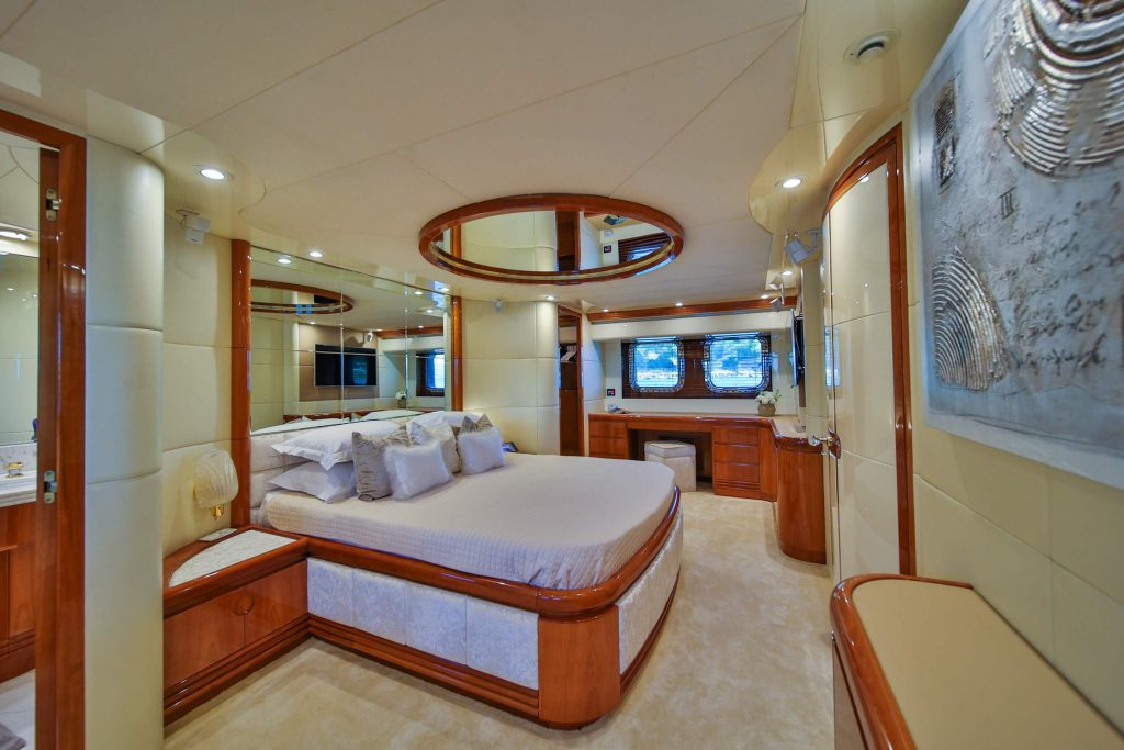 Novela yacht charter vip cabin area