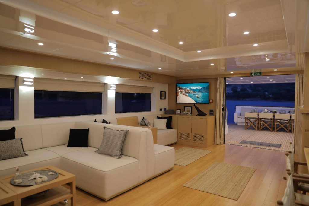 ottawa IV yacht charter salon relaxing area