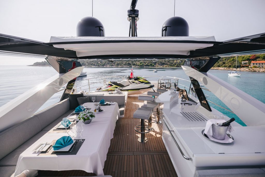 mowana yacht dining table in the sundeck