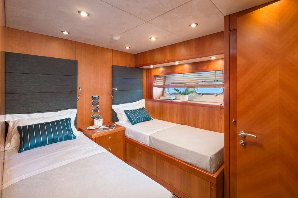 quantum yacht charter tin cabin