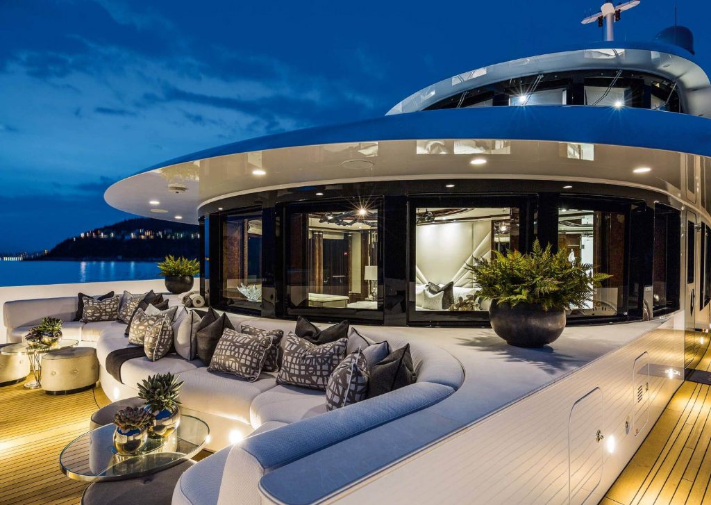 SOUNDWAVE yacht charter bar on the main deck