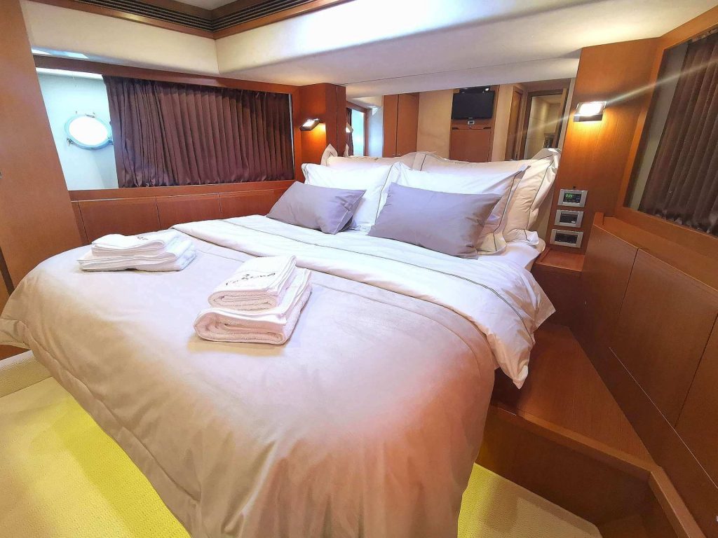 tesoro yacht charter vip stateroom