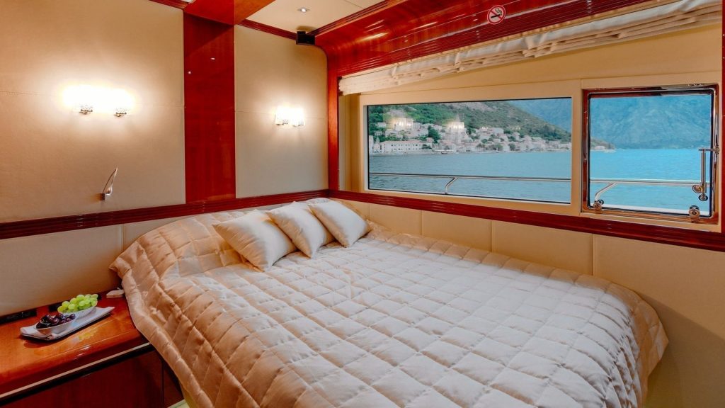 lady mura yacht charter guest suite