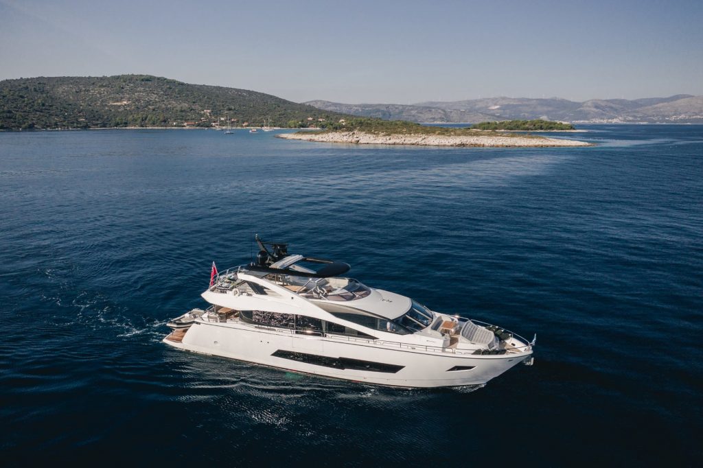 mowana yacht charter cruising in the adriatic sea