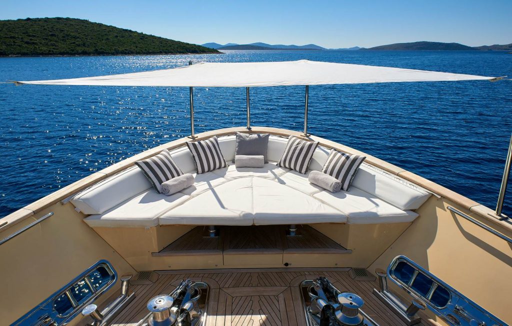 sl sd92 yacht charter foredeck sunbathing area