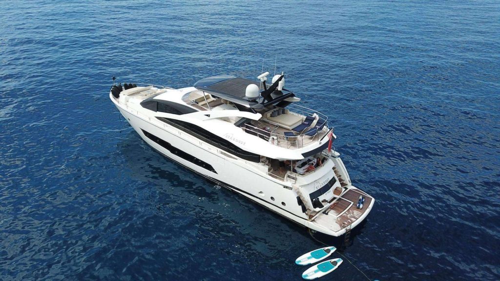stardust yacht charter sailing in the open sea