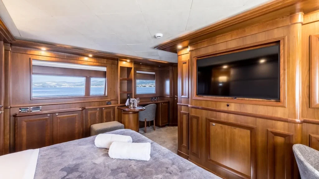 klobuk yacht charter master suite tv