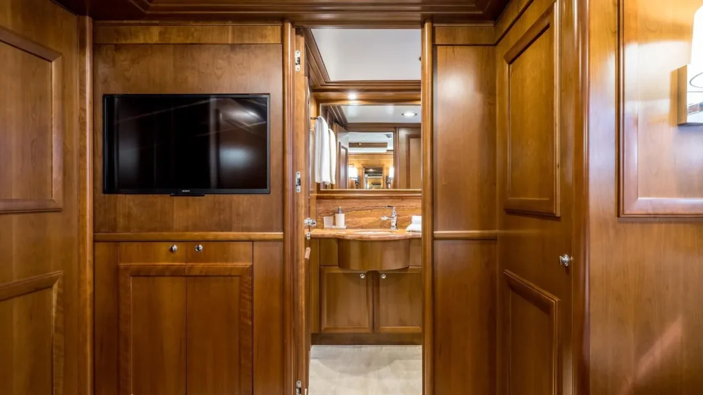 klobuk yacht charter twin cabin tv