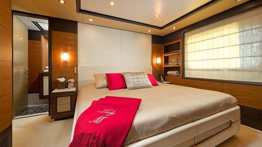 lady mrd yacht charter double cabin port side