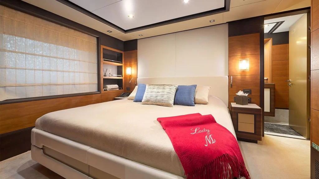 lady mrd yacht charter double cabin starboard