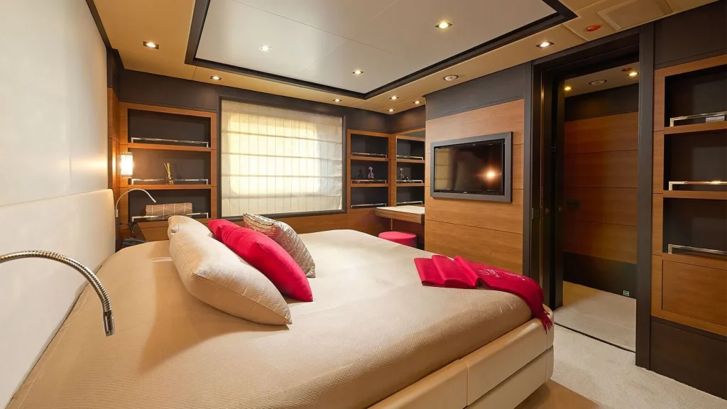 lady mrd yacht charter double cabin view