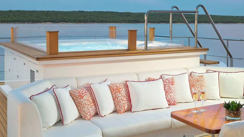 lady mrd yacht charter jacuzzi at sunset