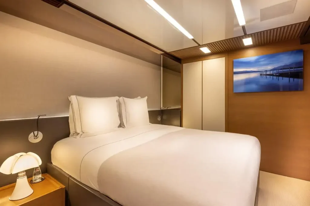 seven sins yacht charter double cabin