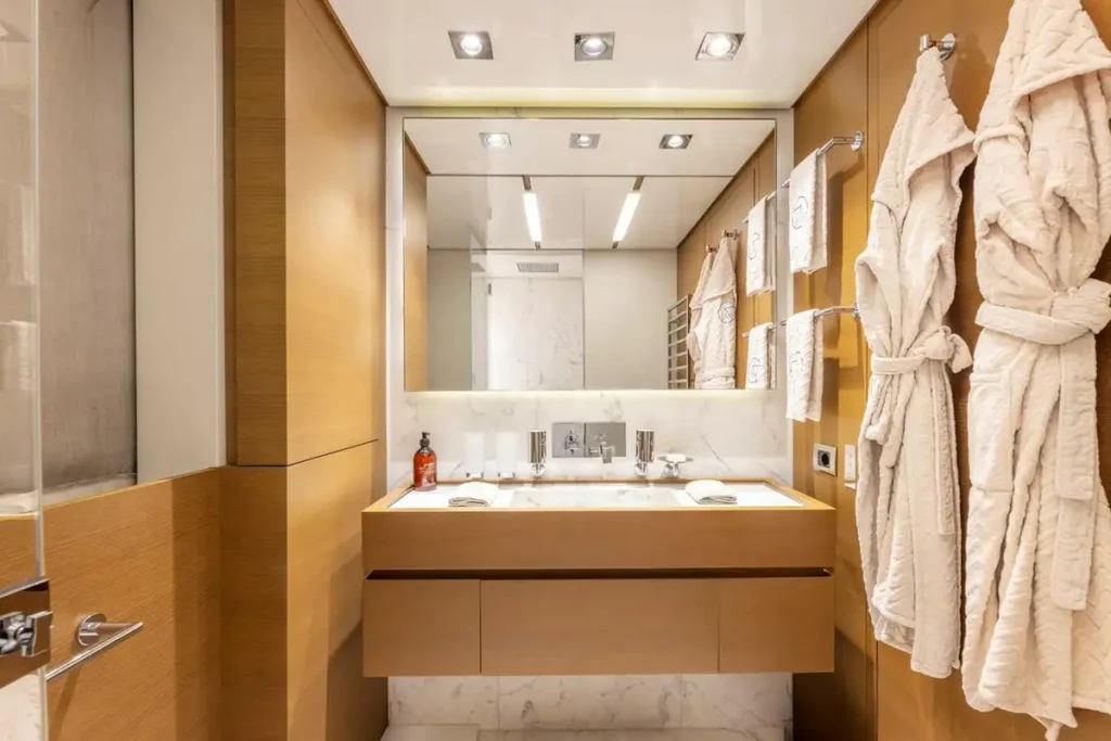seven sins yacht charter guest cabin en suite