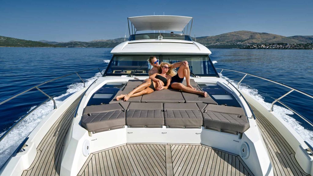 simull yacht charter bow sunbeds