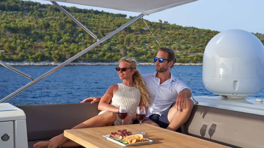 simull yacht charter flybridge lounge