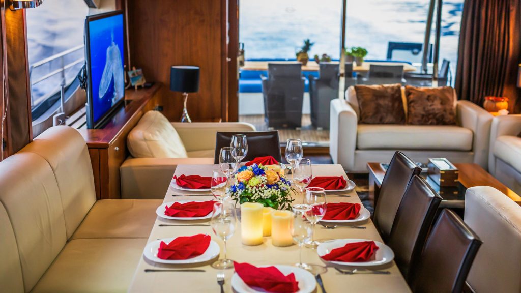 the best way yacht charter dining table