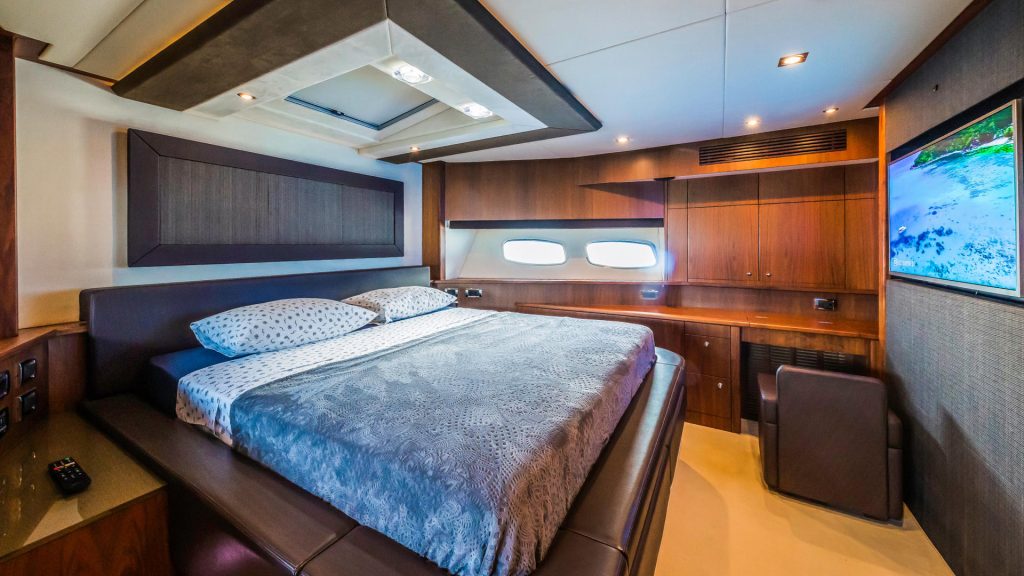 the best way yacht charter vip cabin