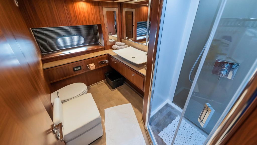 the best way yacht charter vip cabin en suite