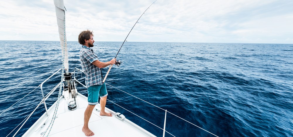 dine on a yacht fishing
