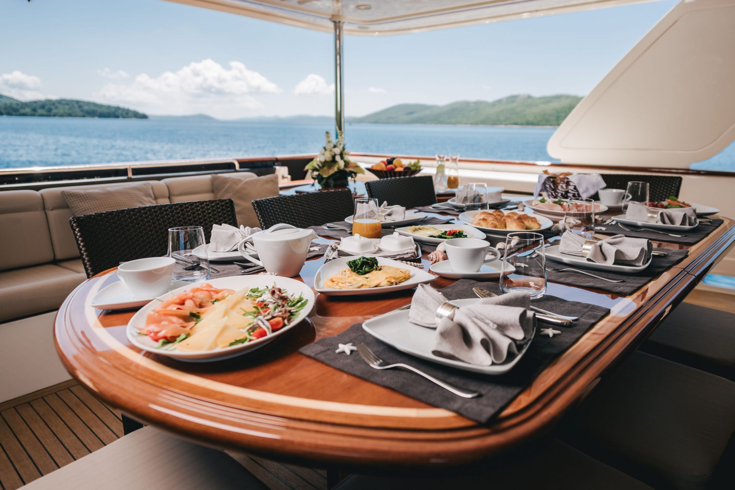 fine dining on yacht