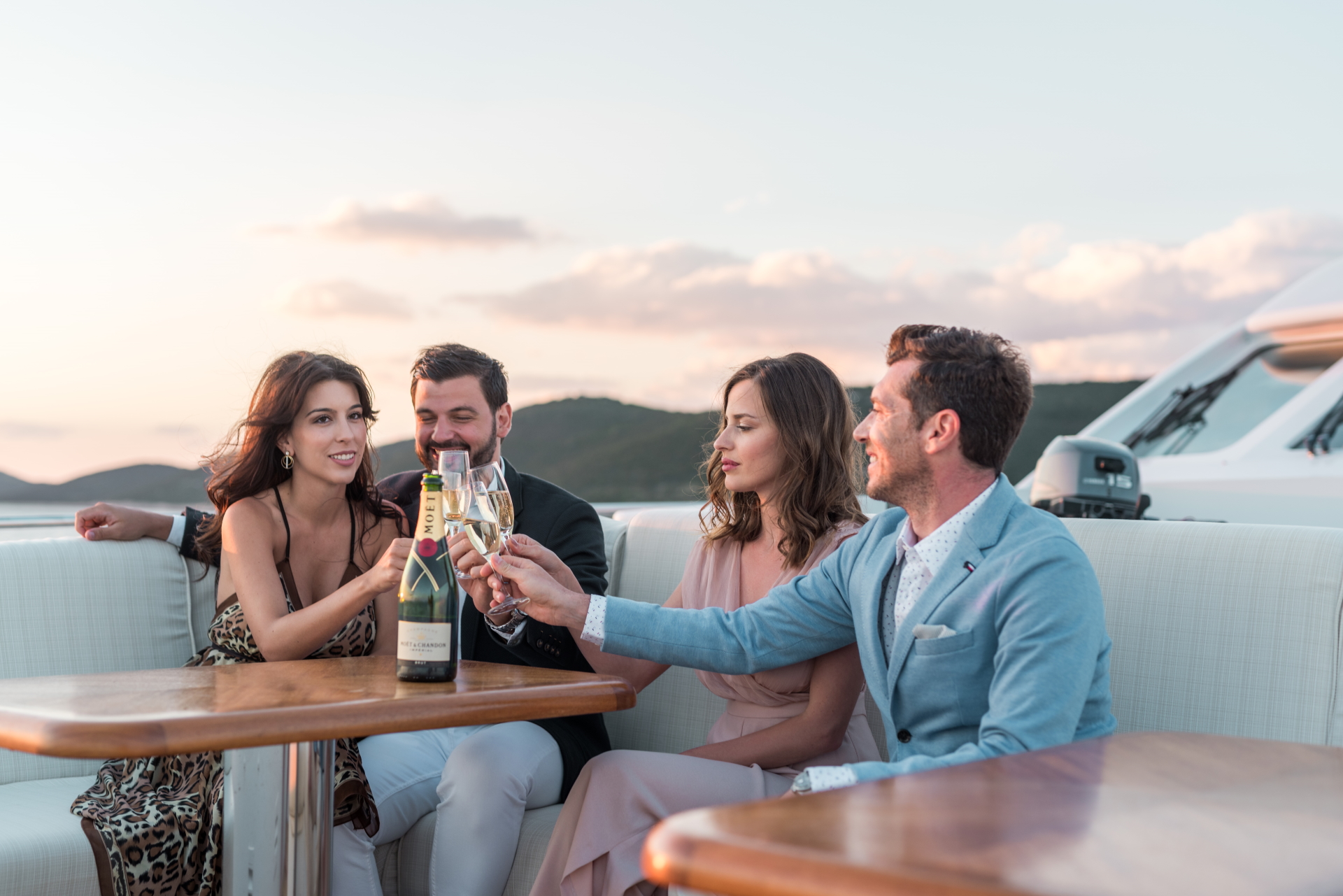 private yacht charter friends & family
